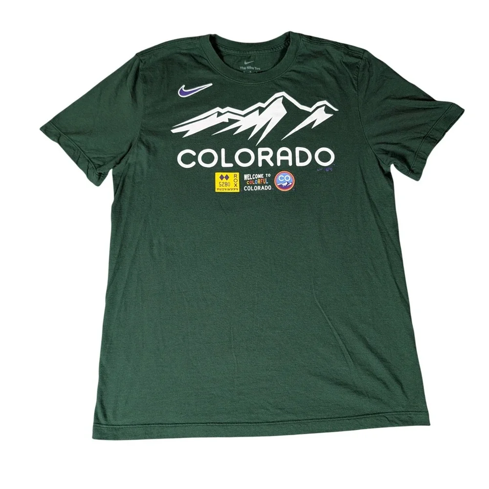 Nike Colorado Rockies MLB Graphic T-Shirt Forest Green Mountain 5280 Mens M